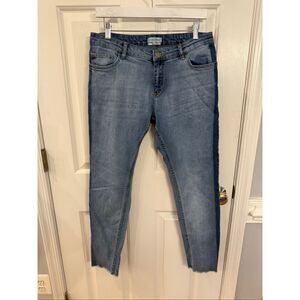 Second Female European Light Wash Dark Side Taper Leg Jeans sz L EUC
